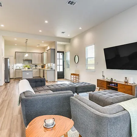 5 Mi To Downtown - Chic Home With Patio In Houston!